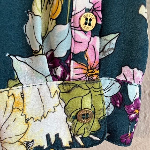 Guess Long Sleeve Floral Button Up Blouse, Front Pockets, Roll Up Sleeves, L - Picture 8 of 10
